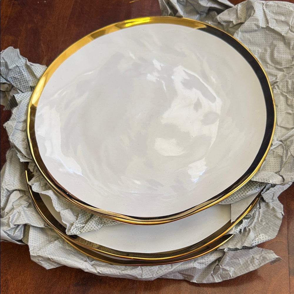 Elegant White Ceramic Dinner Plates with Gold Rim - Set of 3